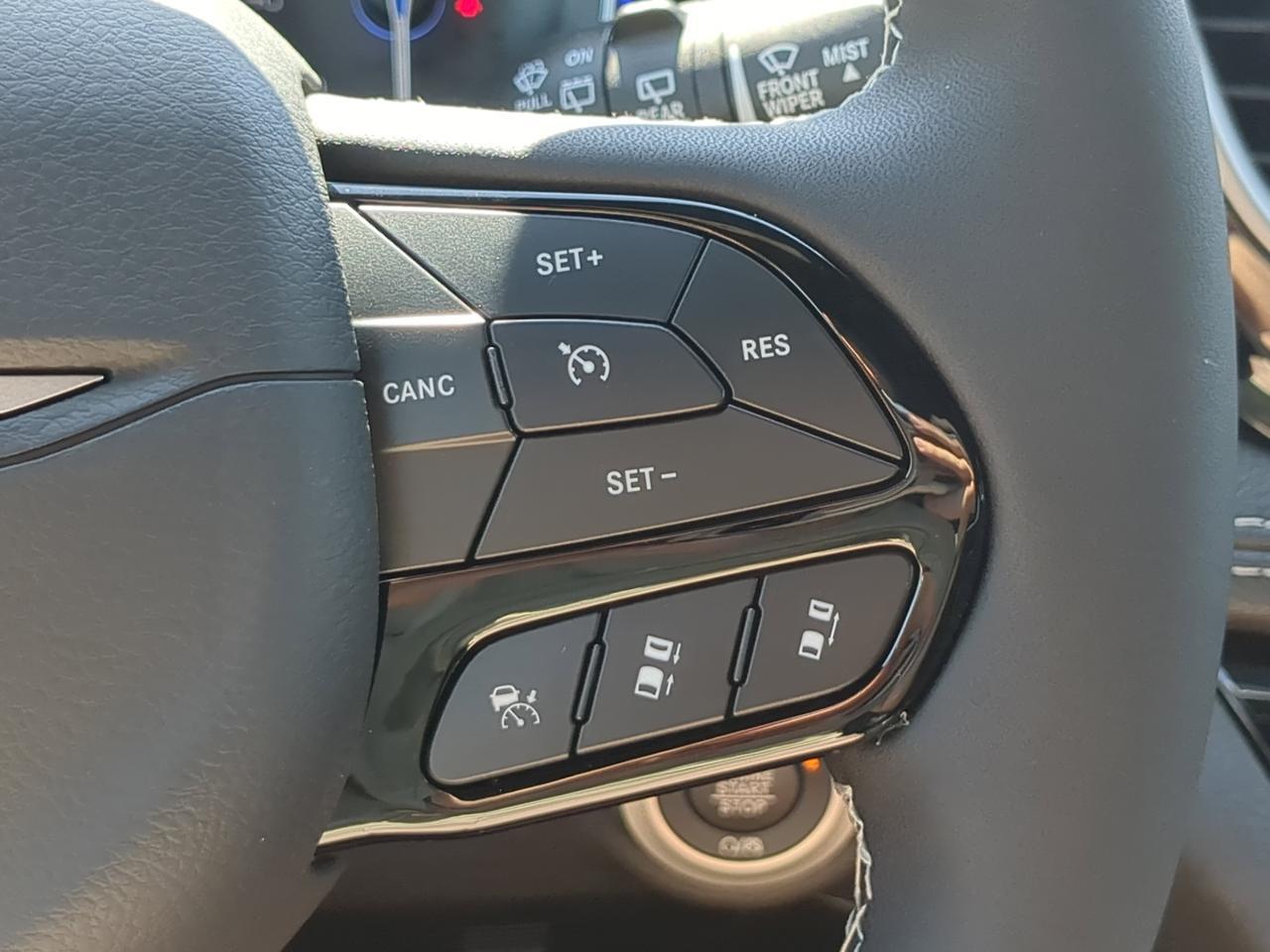 2027 Chrysler Pacifica Limited Appleton WI