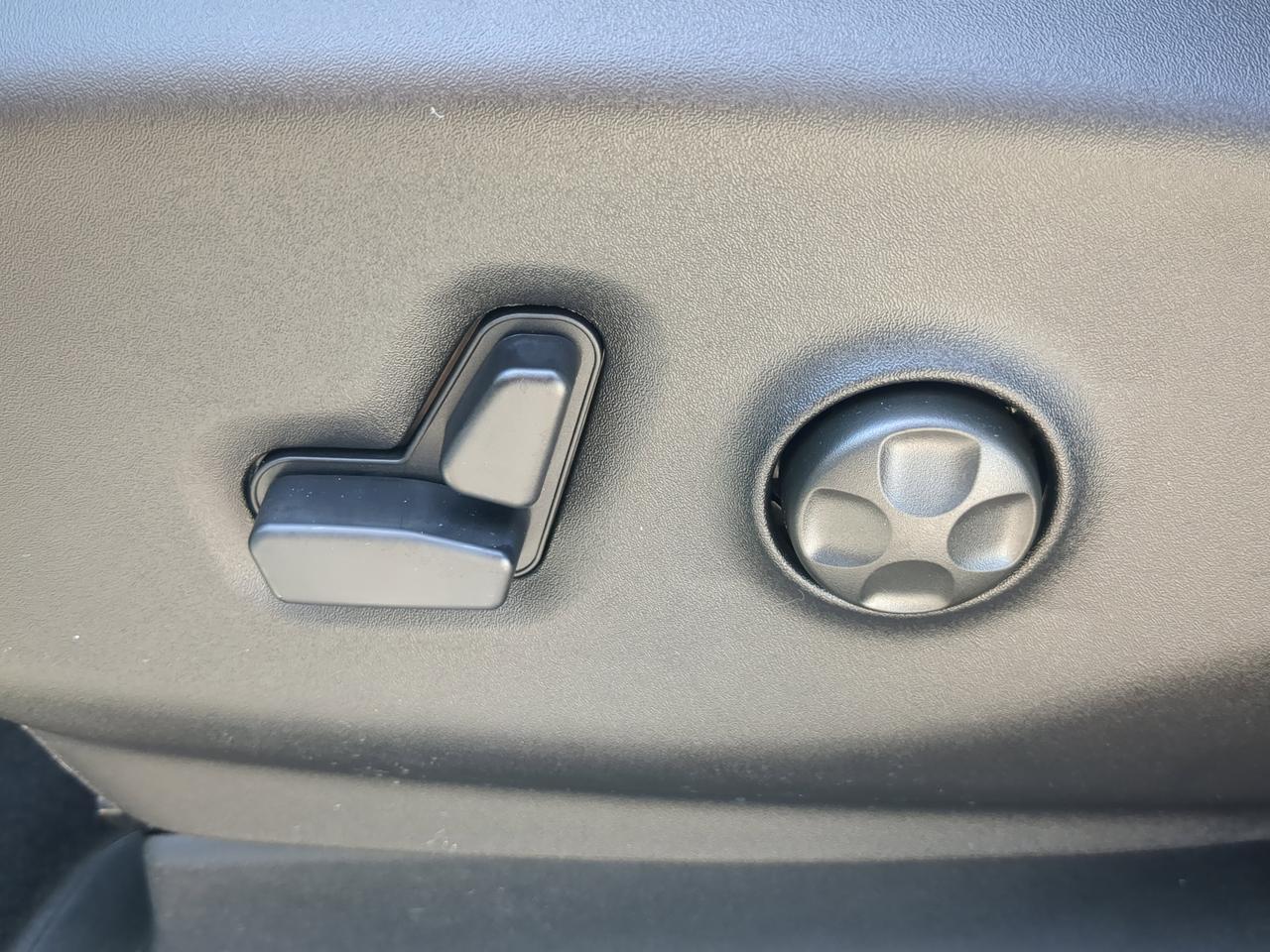 2027 Chrysler Pacifica Limited Appleton WI
