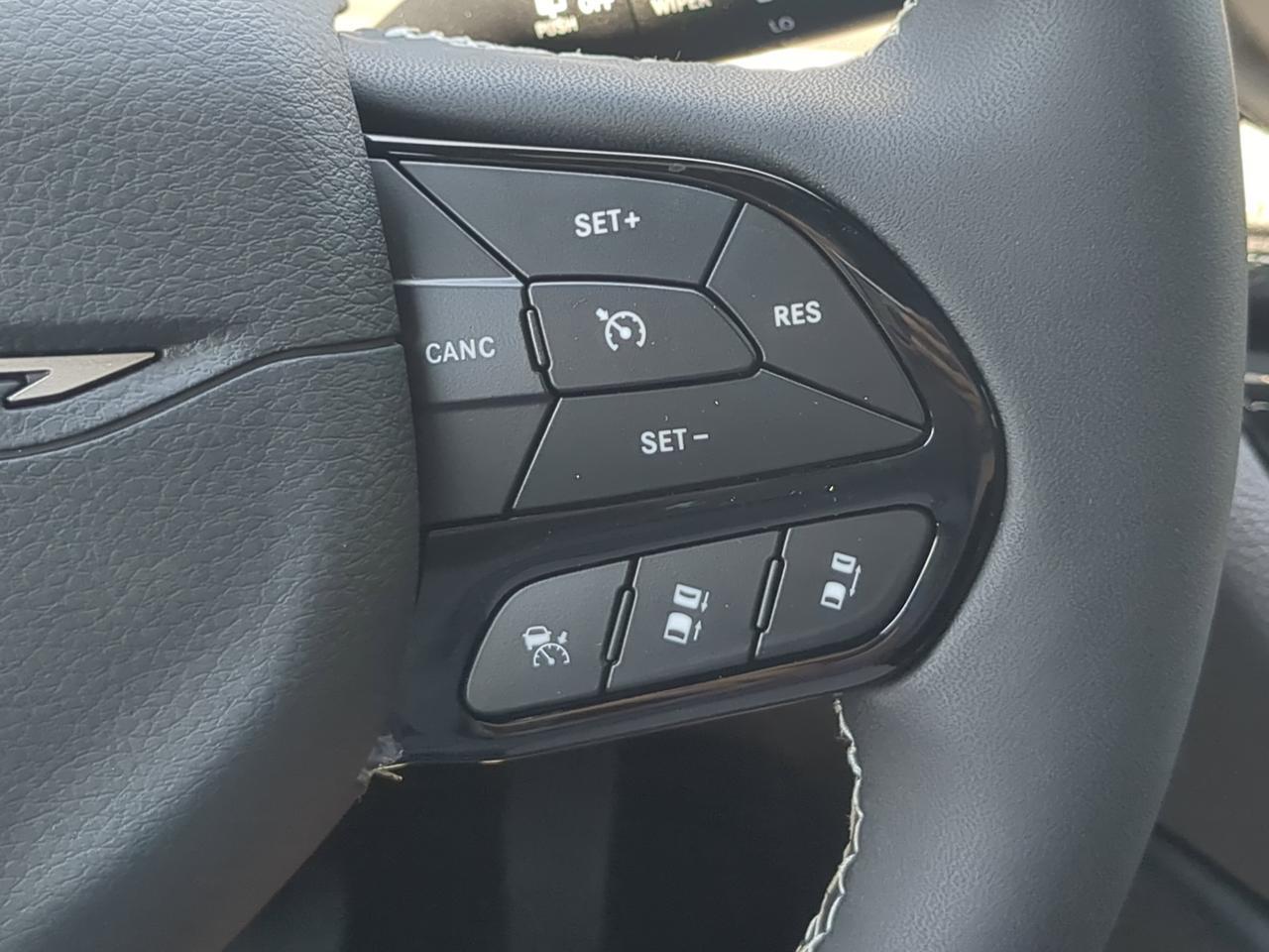 2027 Chrysler Pacifica Limited Appleton WI
