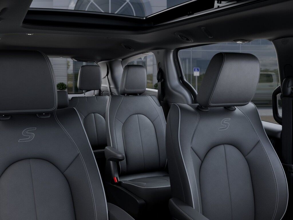 2027 Chrysler Pacifica Limited Owego NY