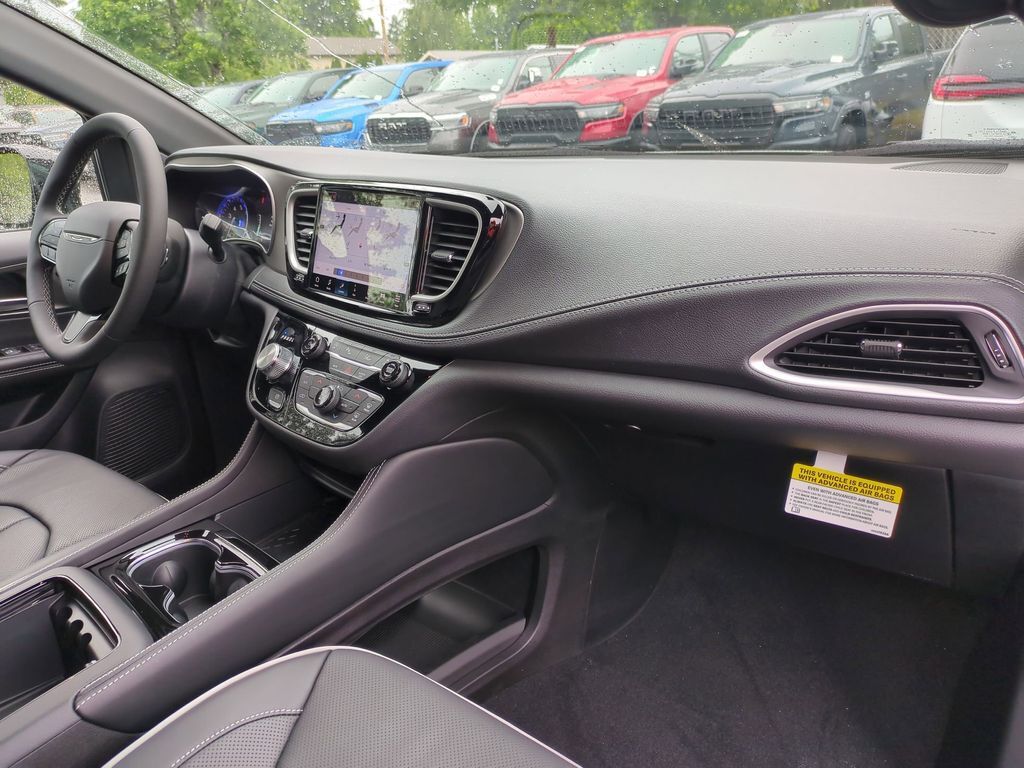 2027 Chrysler Pacifica Limited Gresham OR