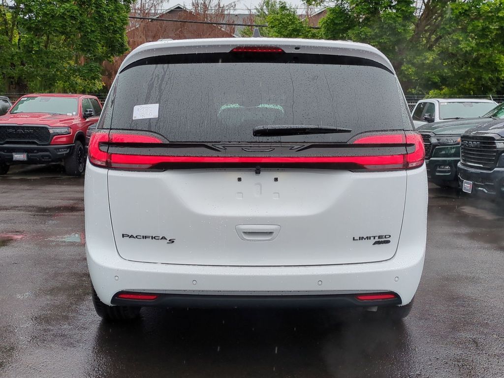 2027 Chrysler Pacifica Limited Gresham OR