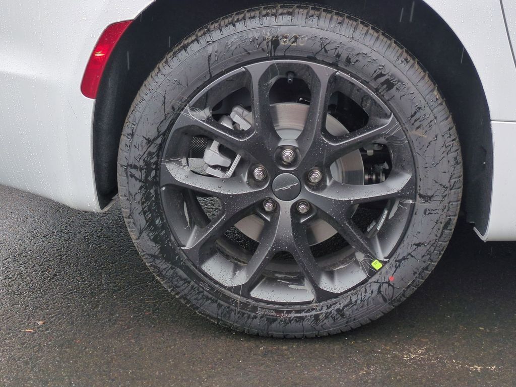 2027 Chrysler Pacifica Limited Gresham OR