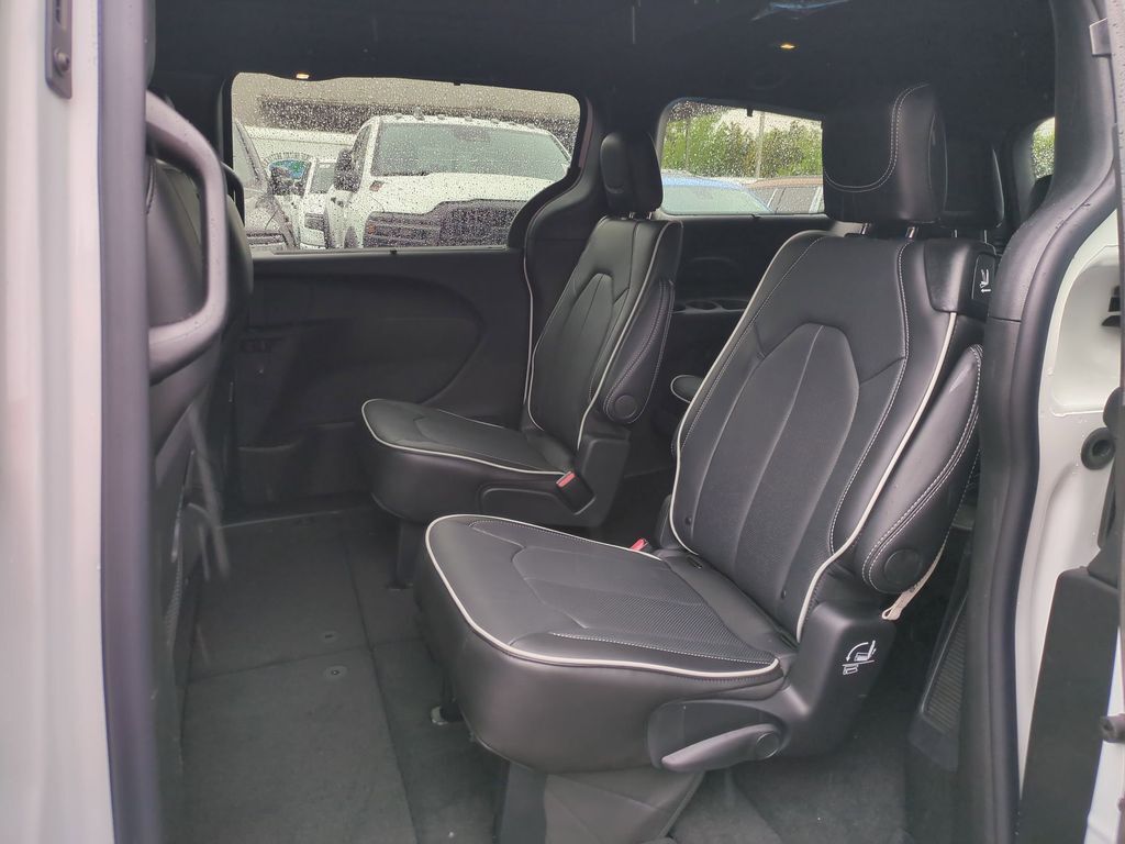 2027 Chrysler Pacifica Limited Gresham OR