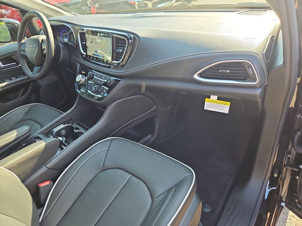 2027 Chrysler Pacifica Limited Portland OR