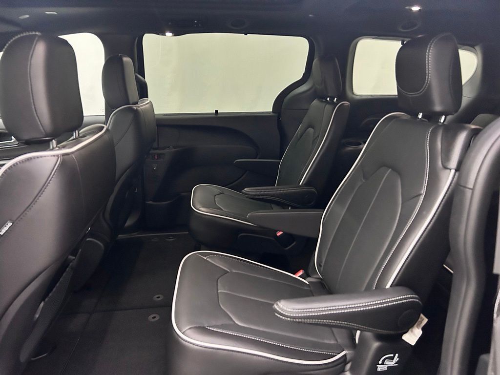 2027 Chrysler Pacifica Limited Portland OR