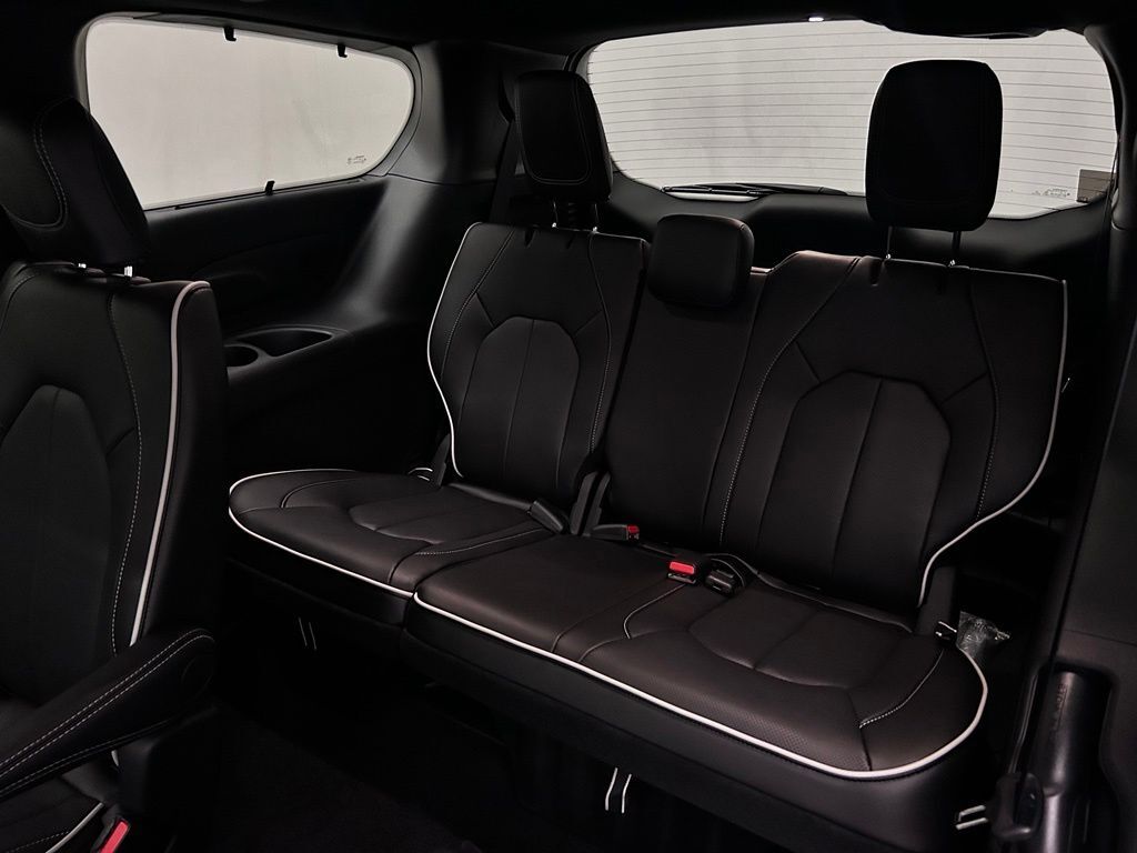 2027 Chrysler Pacifica Limited Portland OR