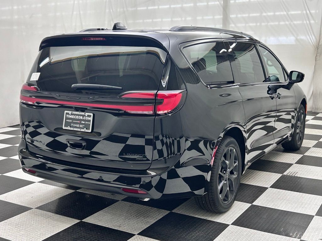 2027 Chrysler Pacifica Limited Portland OR