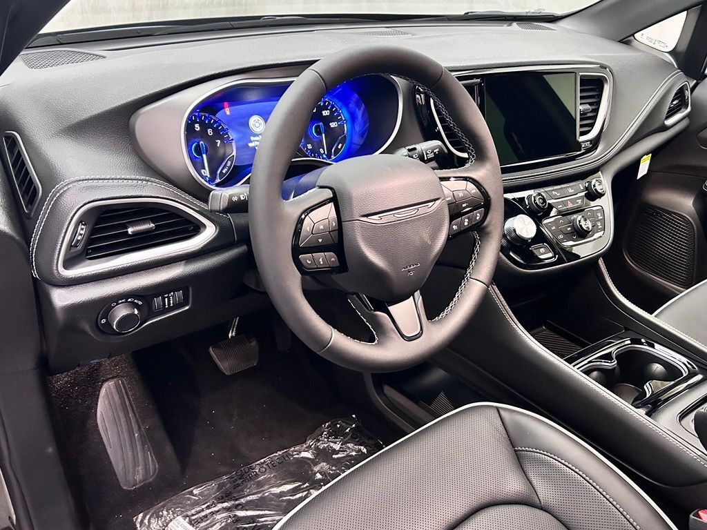 2027 Chrysler Pacifica Limited Portland OR