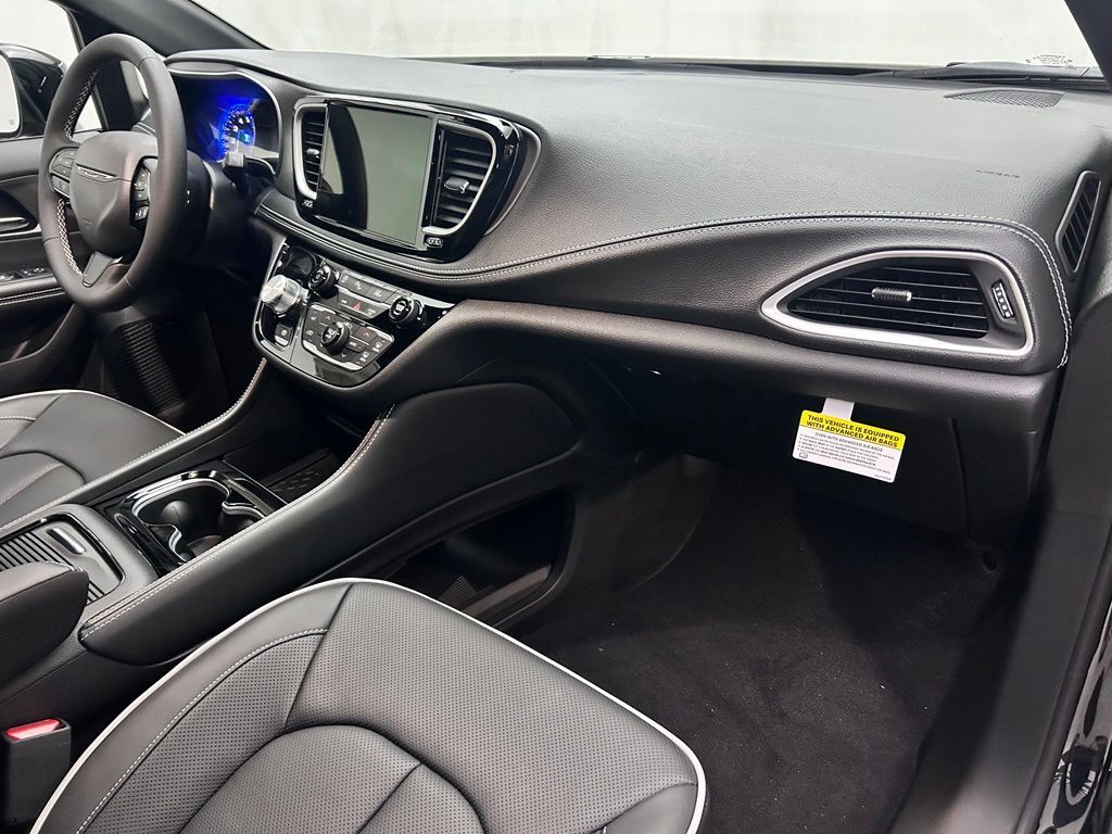 2027 Chrysler Pacifica Limited Portland OR