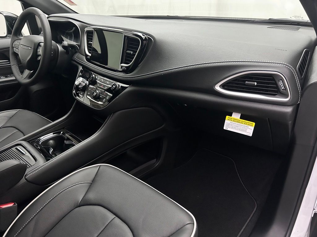 2027 Chrysler Pacifica Limited Portland OR