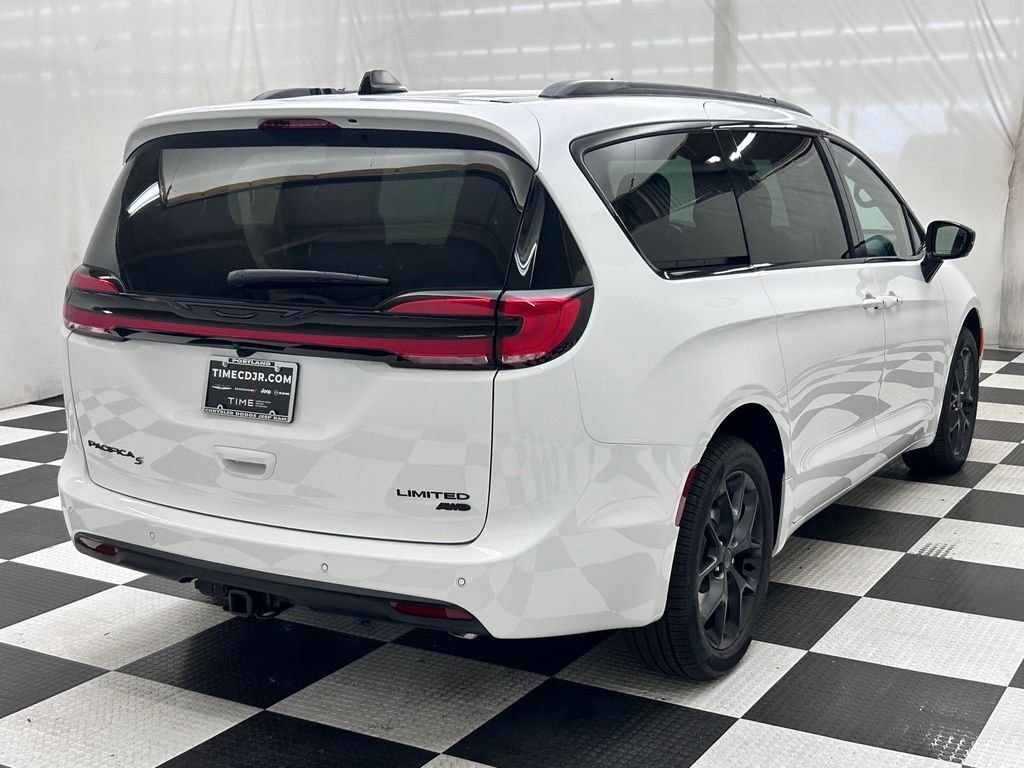 2027 Chrysler Pacifica Limited Portland OR
