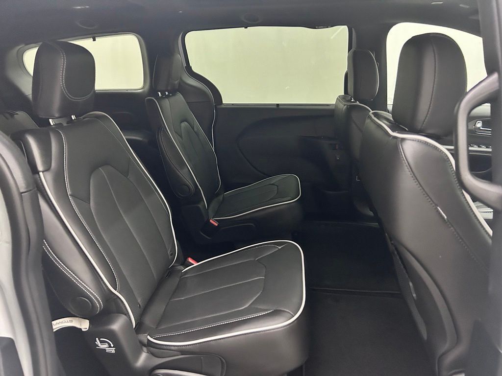 2027 Chrysler Pacifica Limited Portland OR