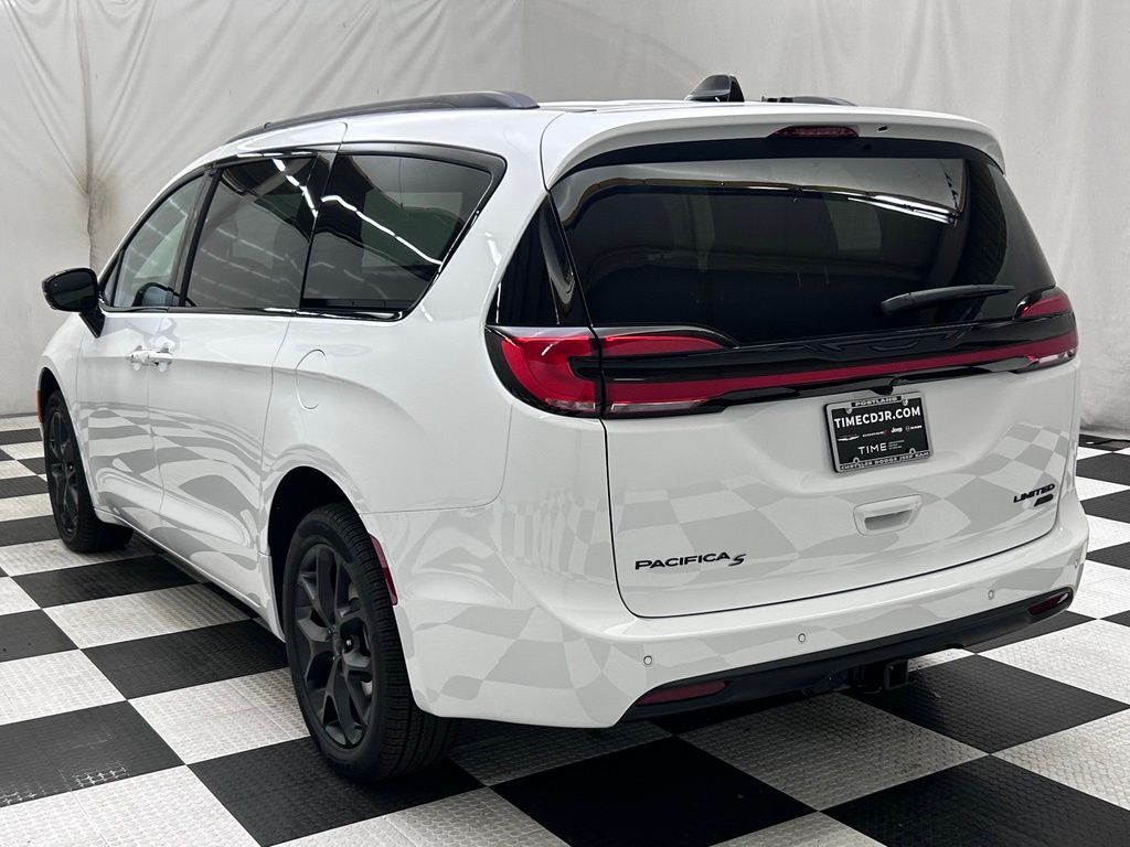 2027 Chrysler Pacifica Limited Portland OR