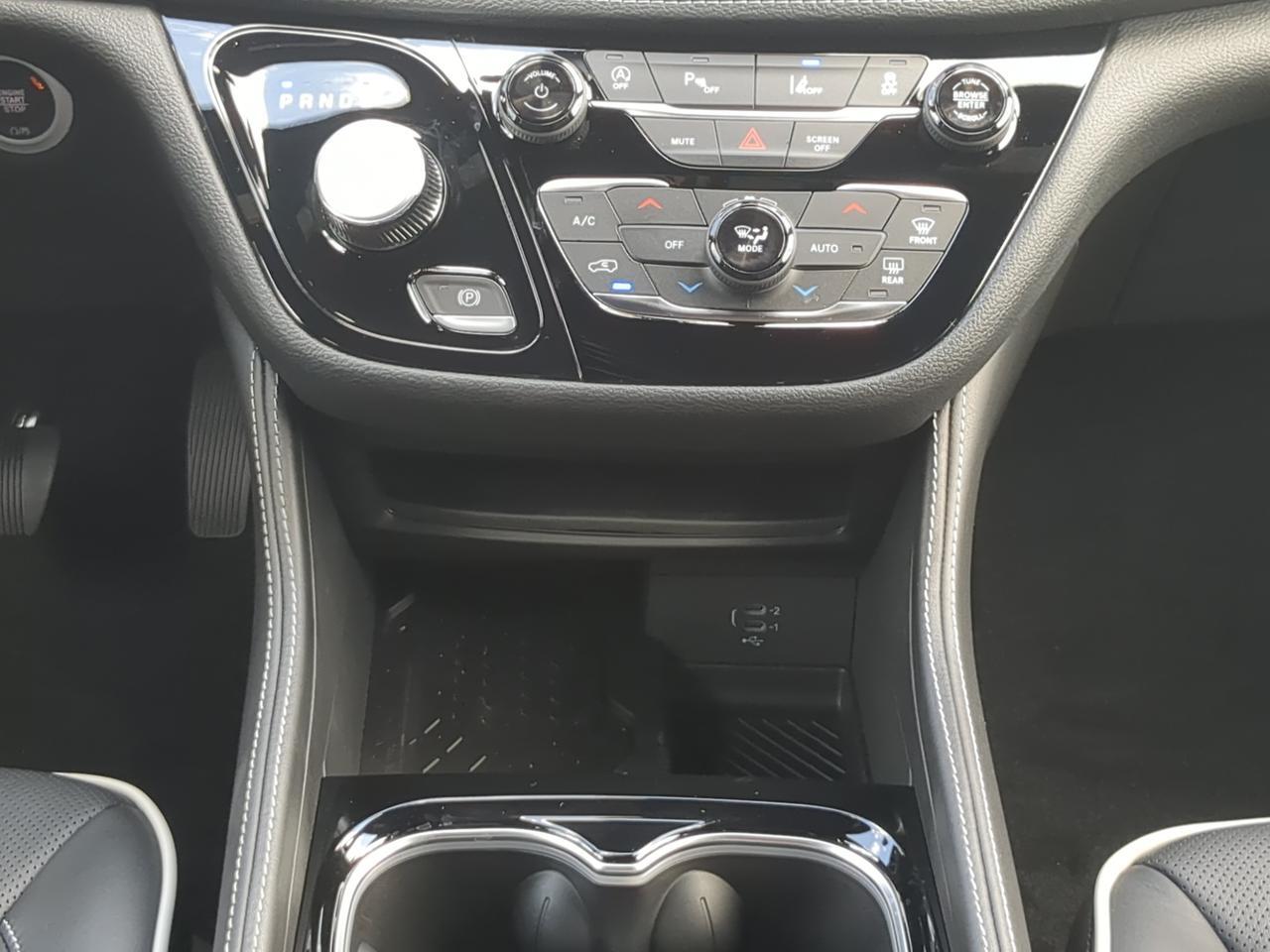 2027 Chrysler Pacifica Limited Winder GA