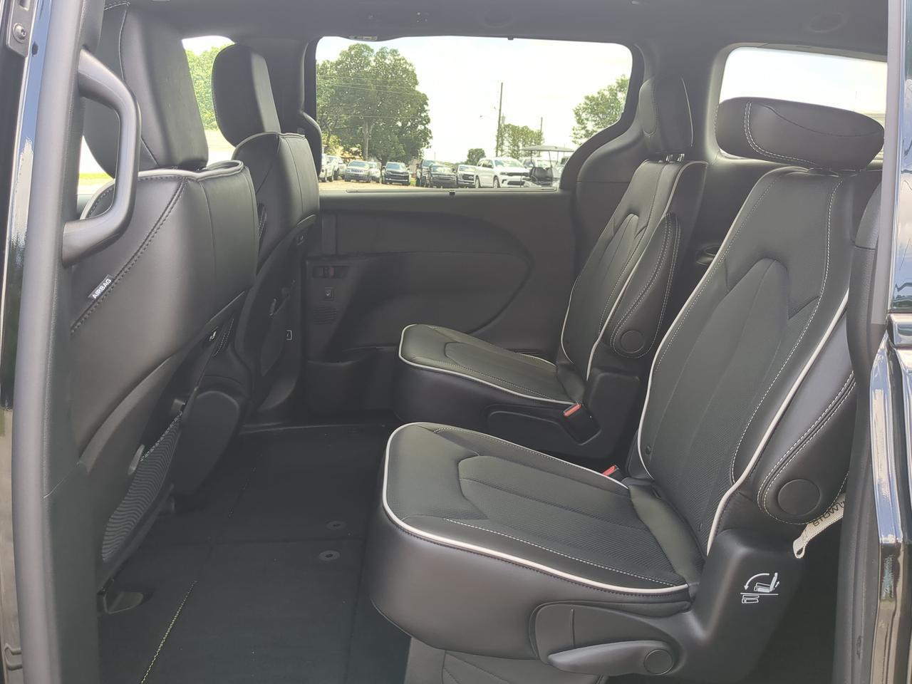 2027 Chrysler Pacifica Limited Winder GA