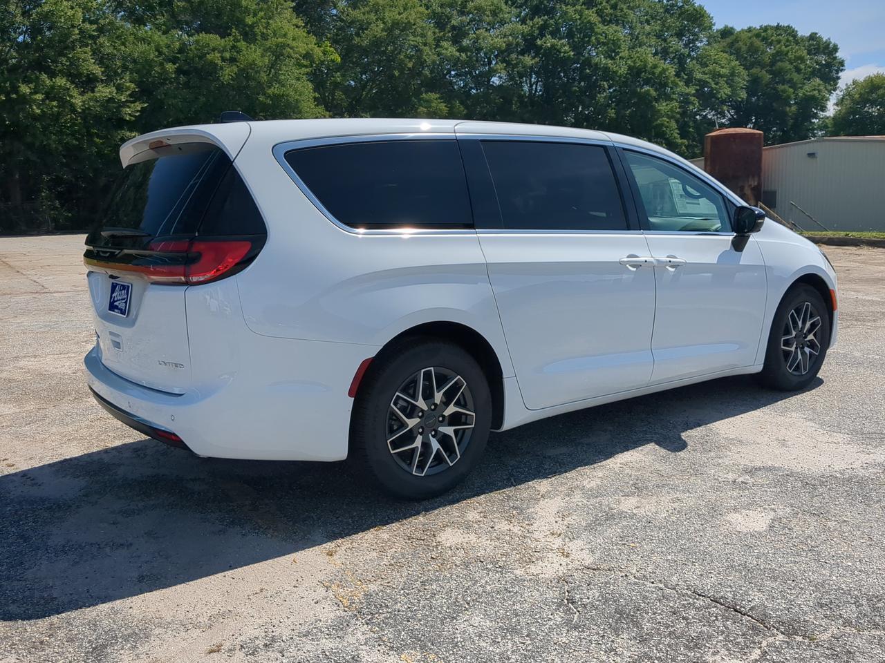 2027 Chrysler Pacifica Limited Winder GA