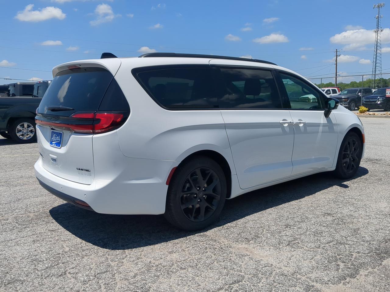 2027 Chrysler Pacifica Limited Winder GA