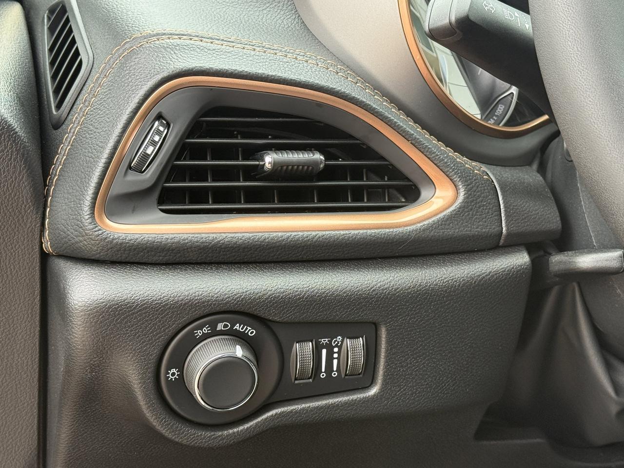 2027 Chrysler Pacifica Pinnacle AWD | V6 | Red Hot Pearl | Theater FamCam | Dual Pane Pano Sunroof | 19 Speaker Redwater AB
