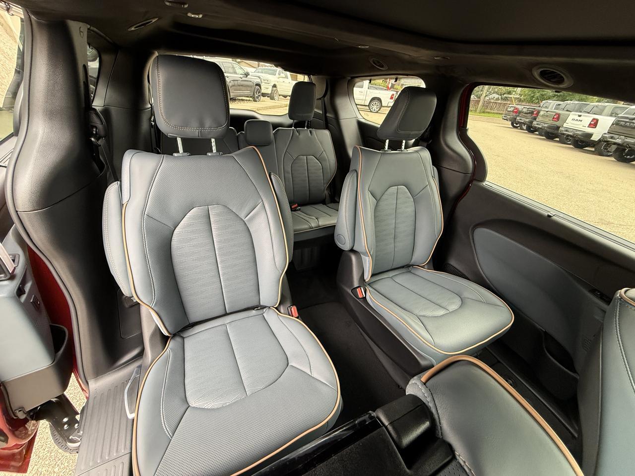 2027 Chrysler Pacifica Pinnacle AWD | V6 | Red Hot Pearl | Theater FamCam | Dual Pane Pano Sunroof | 19 Speaker Redwater AB