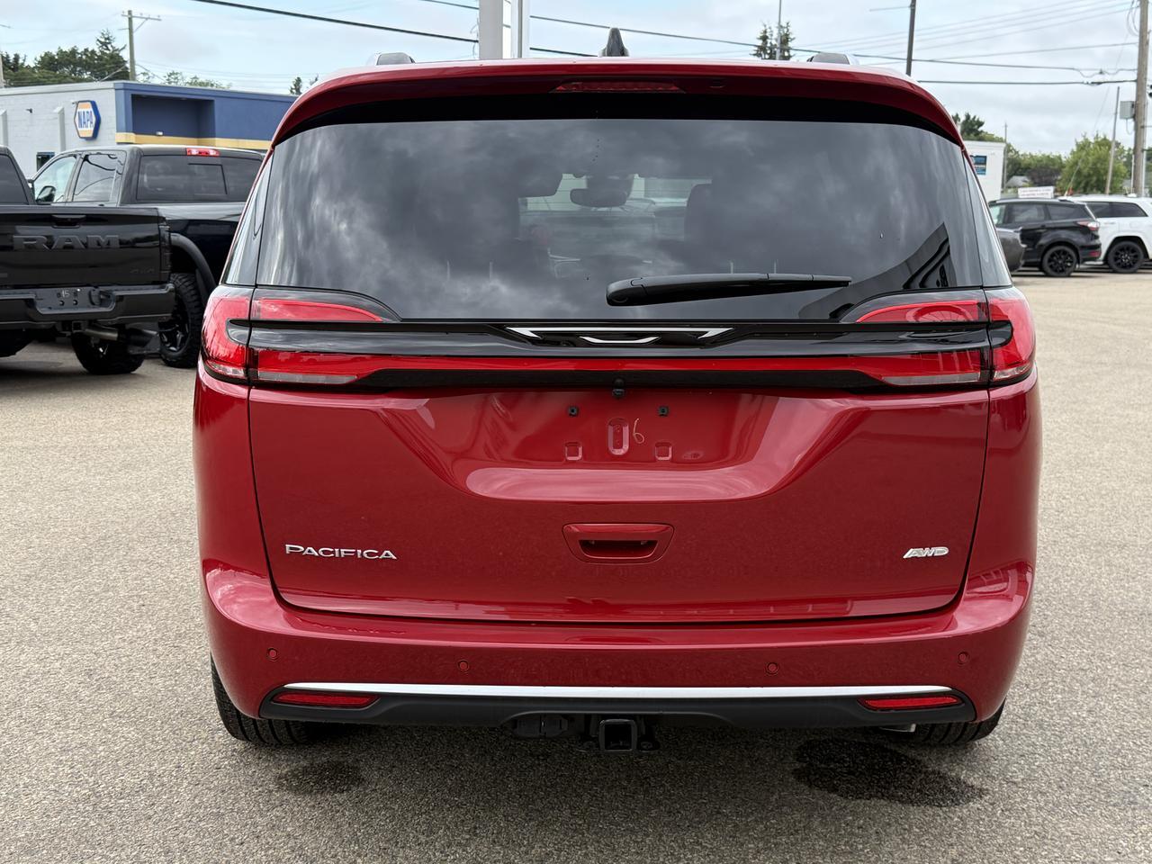 2027 Chrysler Pacifica Pinnacle AWD | V6 | Red Hot Pearl | Theater FamCam | Dual Pane Pano Sunroof | 19 Speaker Redwater AB