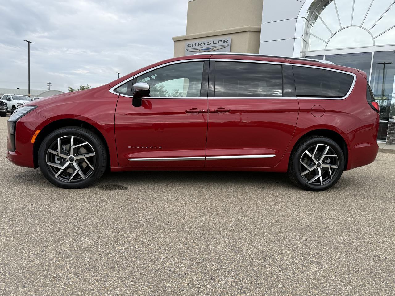 2027 Chrysler Pacifica Pinnacle AWD | V6 | Red Hot Pearl | Theater FamCam | Dual Pane Pano Sunroof | 19 Speaker Redwater AB