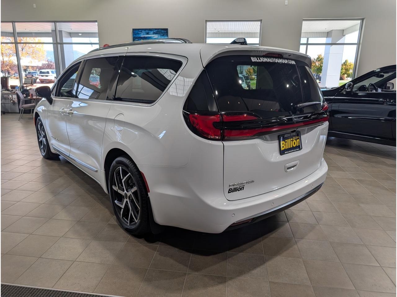 2027 Chrysler Pacifica Pinnacle Bozeman MT