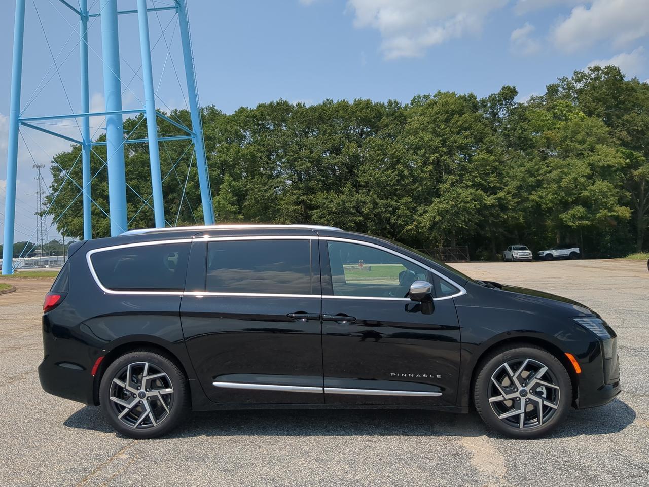2027 Chrysler Pacifica Pinnacle Appleton WI
