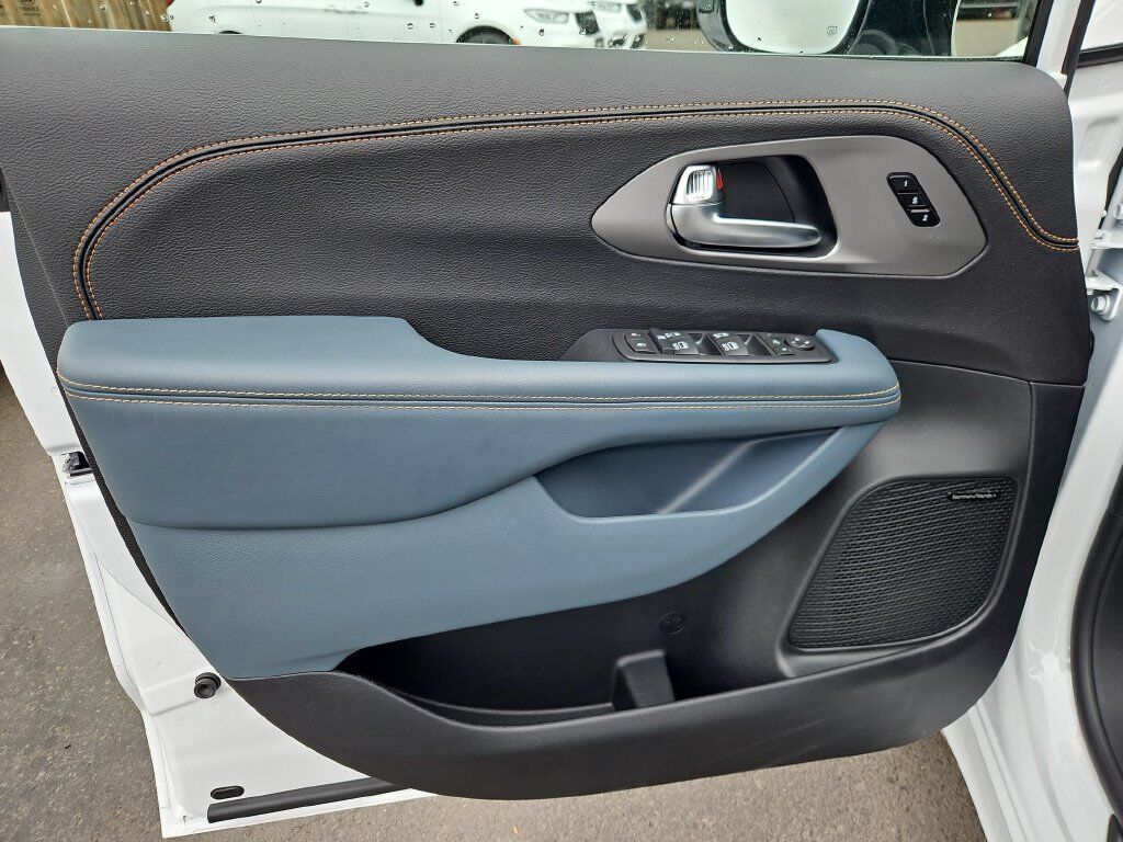2027 Chrysler Pacifica Pinnacle Gresham OR