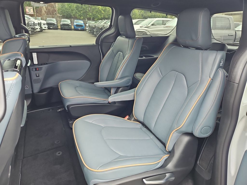 2027 Chrysler Pacifica Pinnacle Gresham OR
