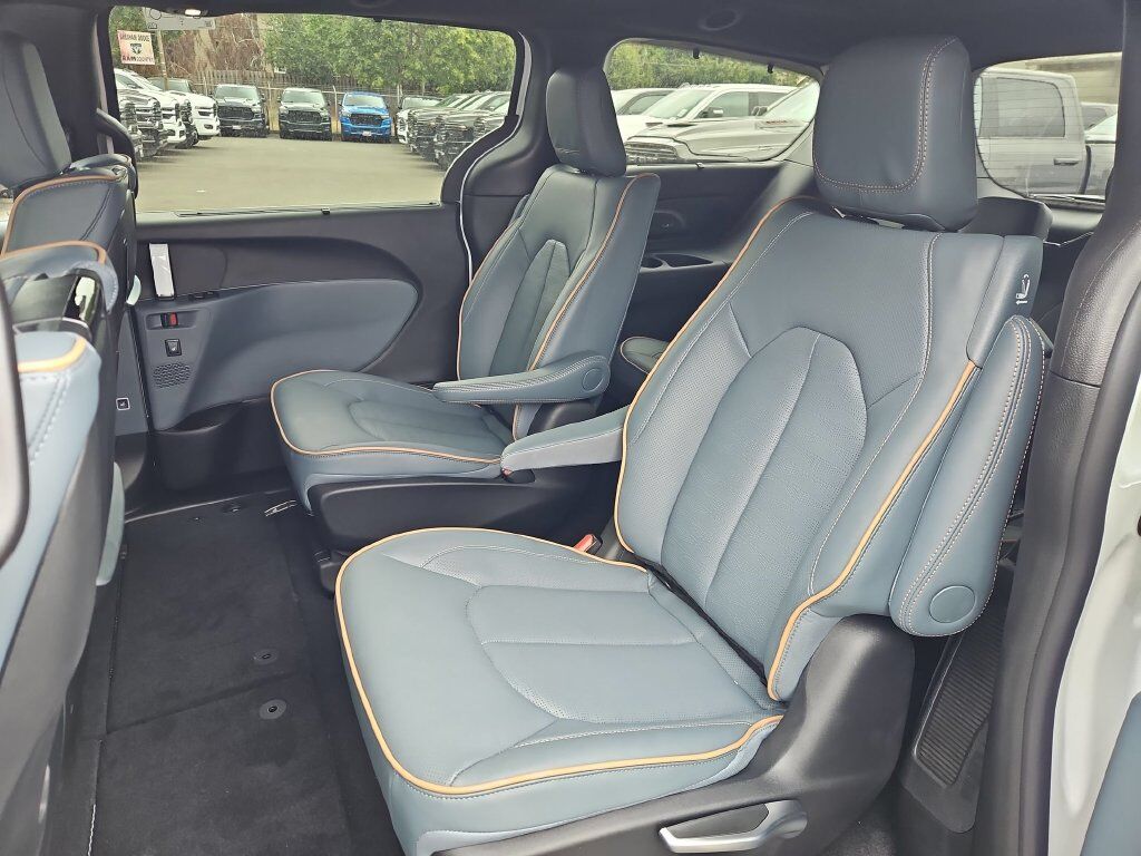 2027 Chrysler Pacifica Pinnacle Gresham OR