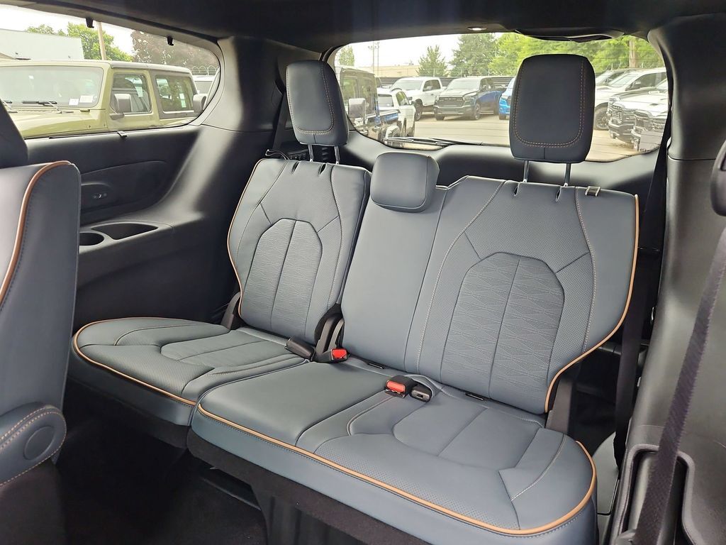 2027 Chrysler Pacifica Pinnacle Gresham OR