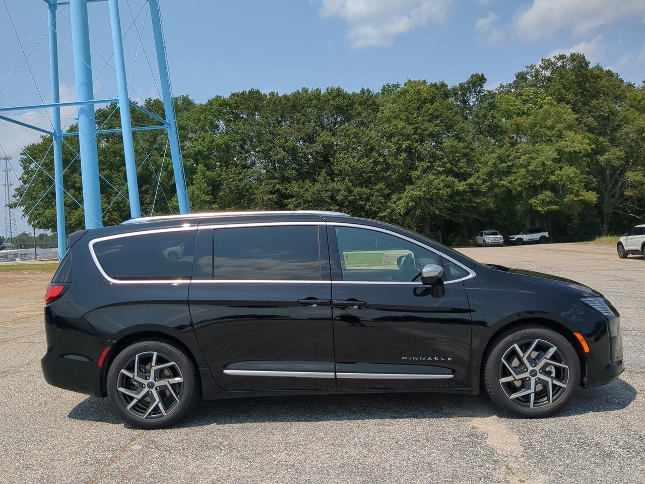 2027 Chrysler Pacifica Pinnacle
