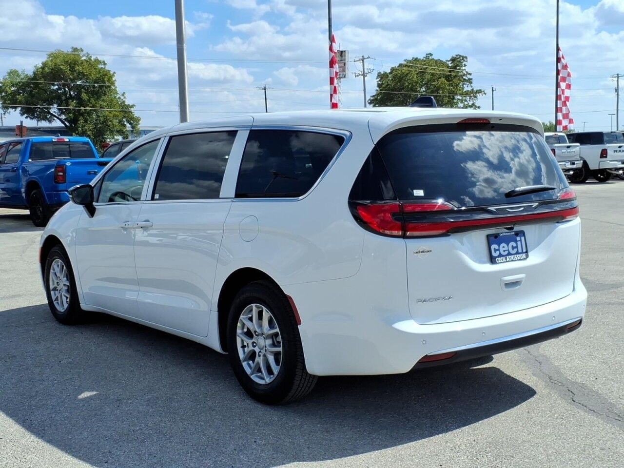 2027 Chrysler Pacifica Select Uvalde TX