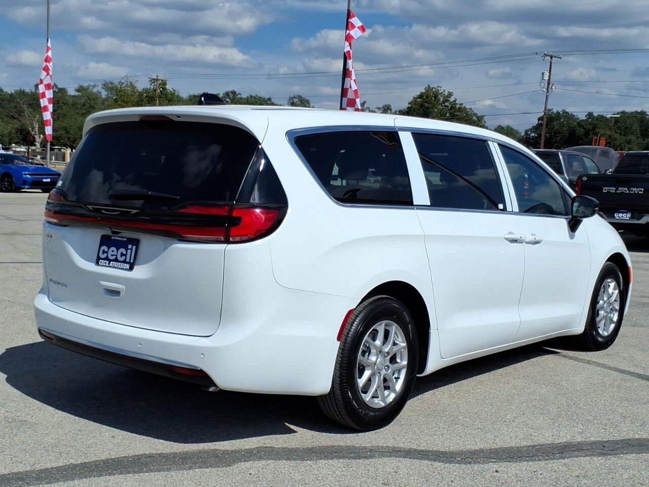 2027 Chrysler Pacifica Select Uvalde TX