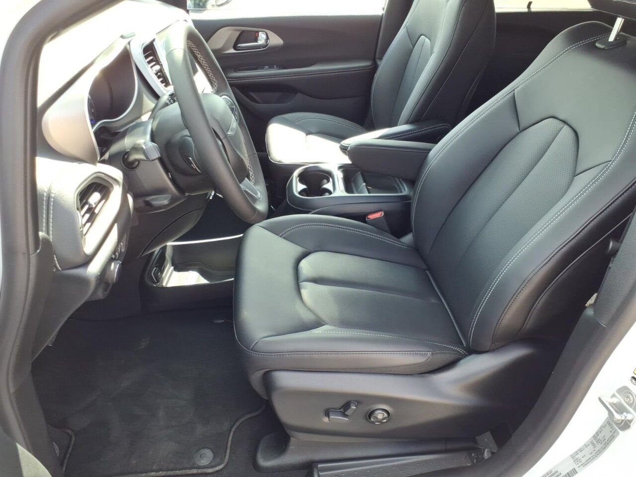 2027 Chrysler Pacifica Select Uvalde TX
