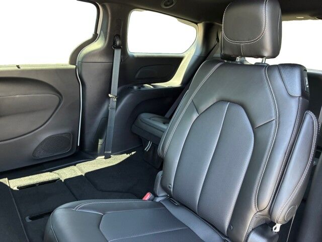 2027 Chrysler Pacifica Select Burnet TX