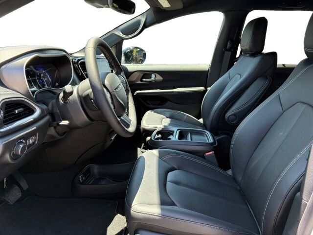 2027 Chrysler Pacifica Select Burnet TX