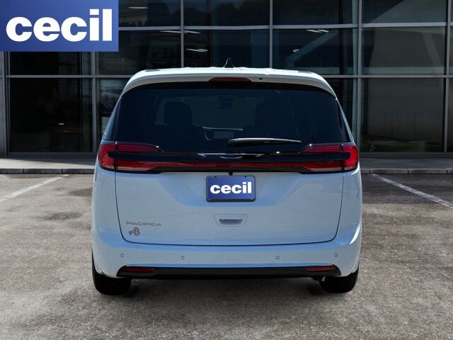 2027 Chrysler Pacifica Select Burnet TX