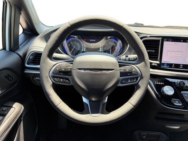2027 Chrysler Pacifica Select Burnet TX