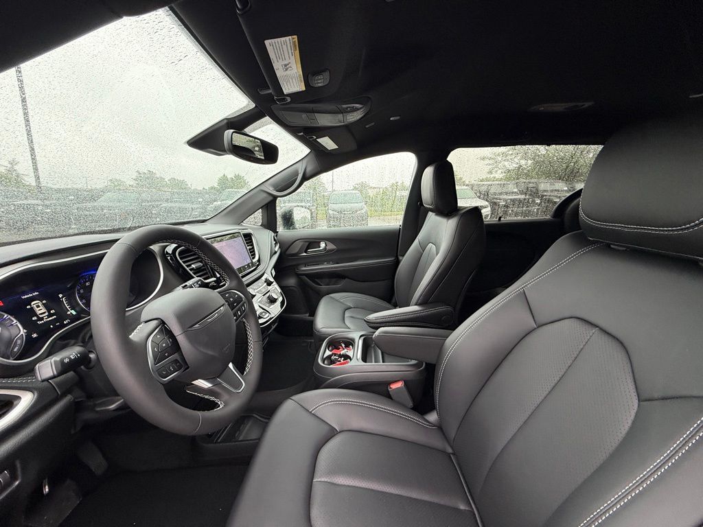 2027 Chrysler Pacifica Select Crestwood KY