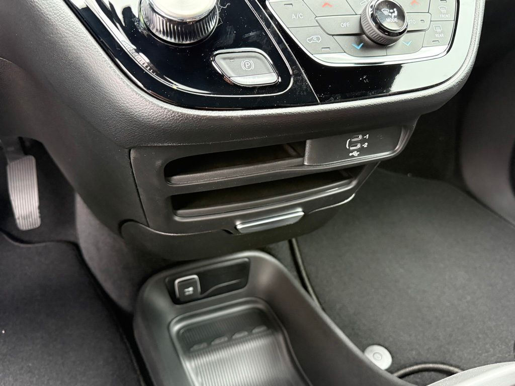 2027 Chrysler Pacifica Select Crestwood KY