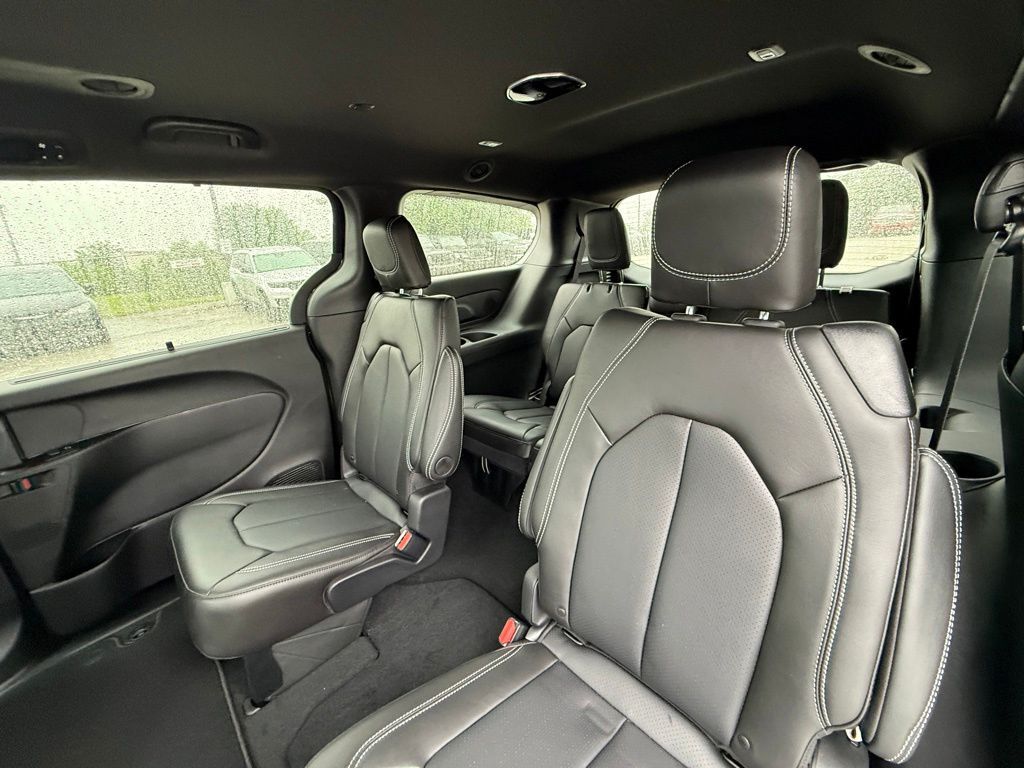 2027 Chrysler Pacifica Select Crestwood KY