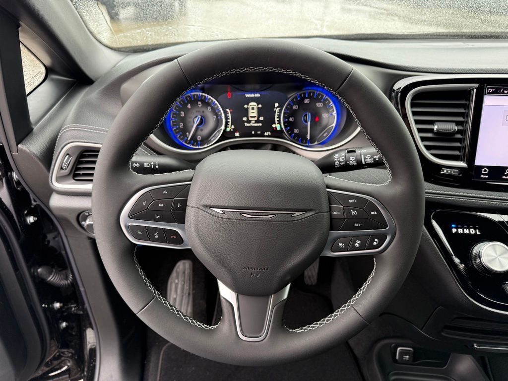 2027 Chrysler Pacifica Select Crestwood KY
