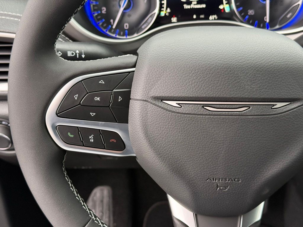 2027 Chrysler Pacifica Select Crestwood KY