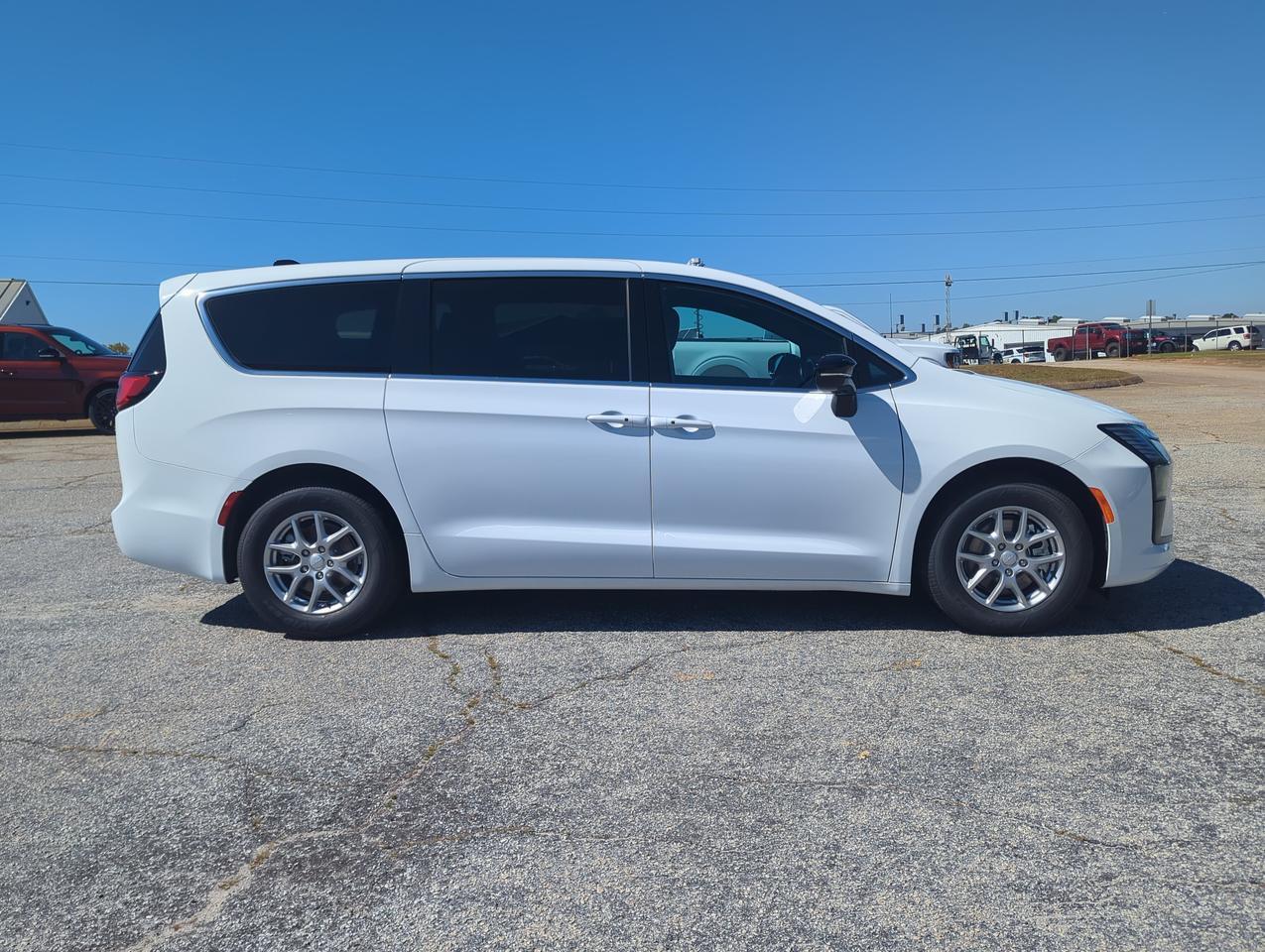 2027 Chrysler Pacifica Select Appleton WI