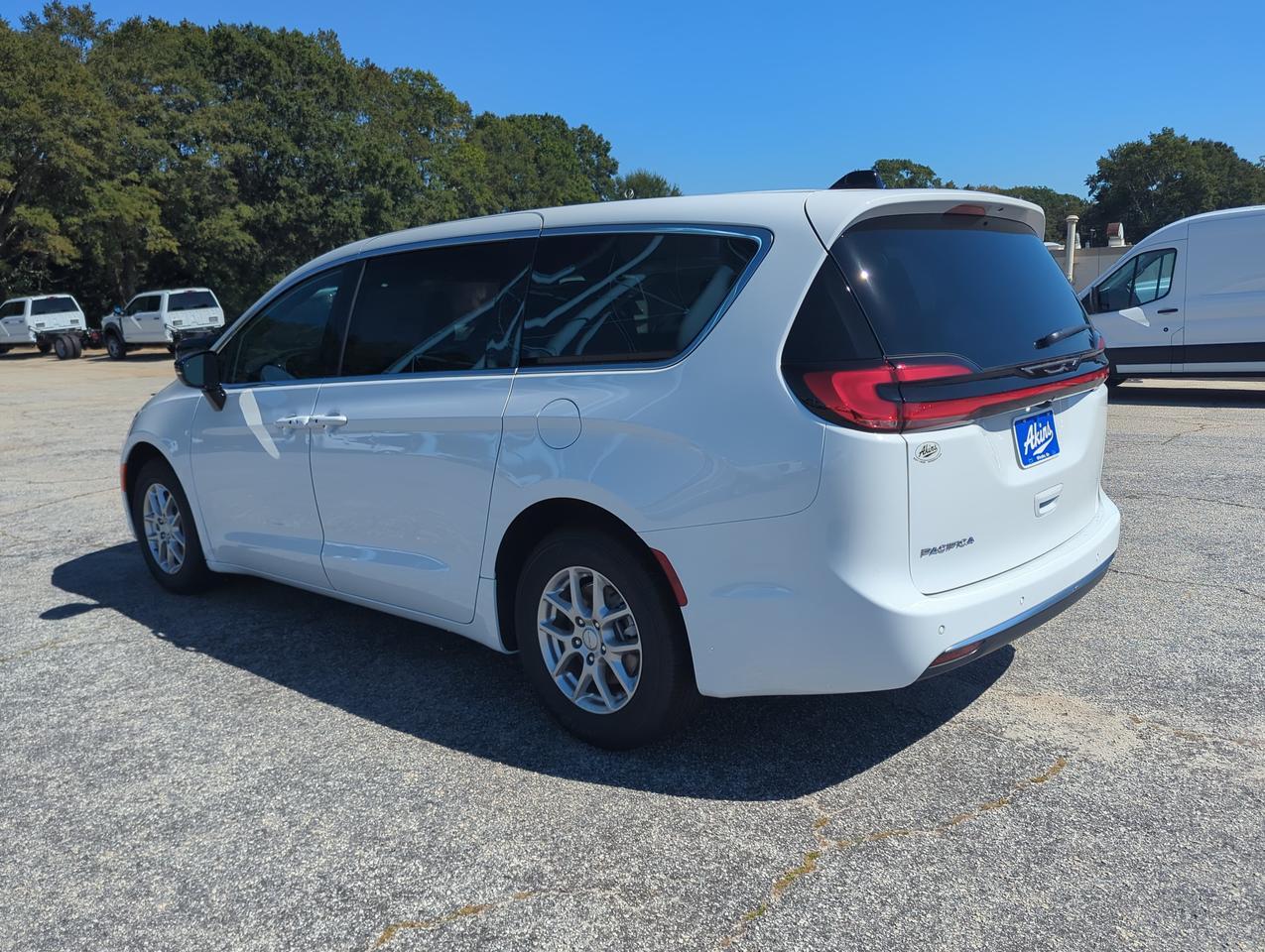 2027 Chrysler Pacifica Select Appleton WI