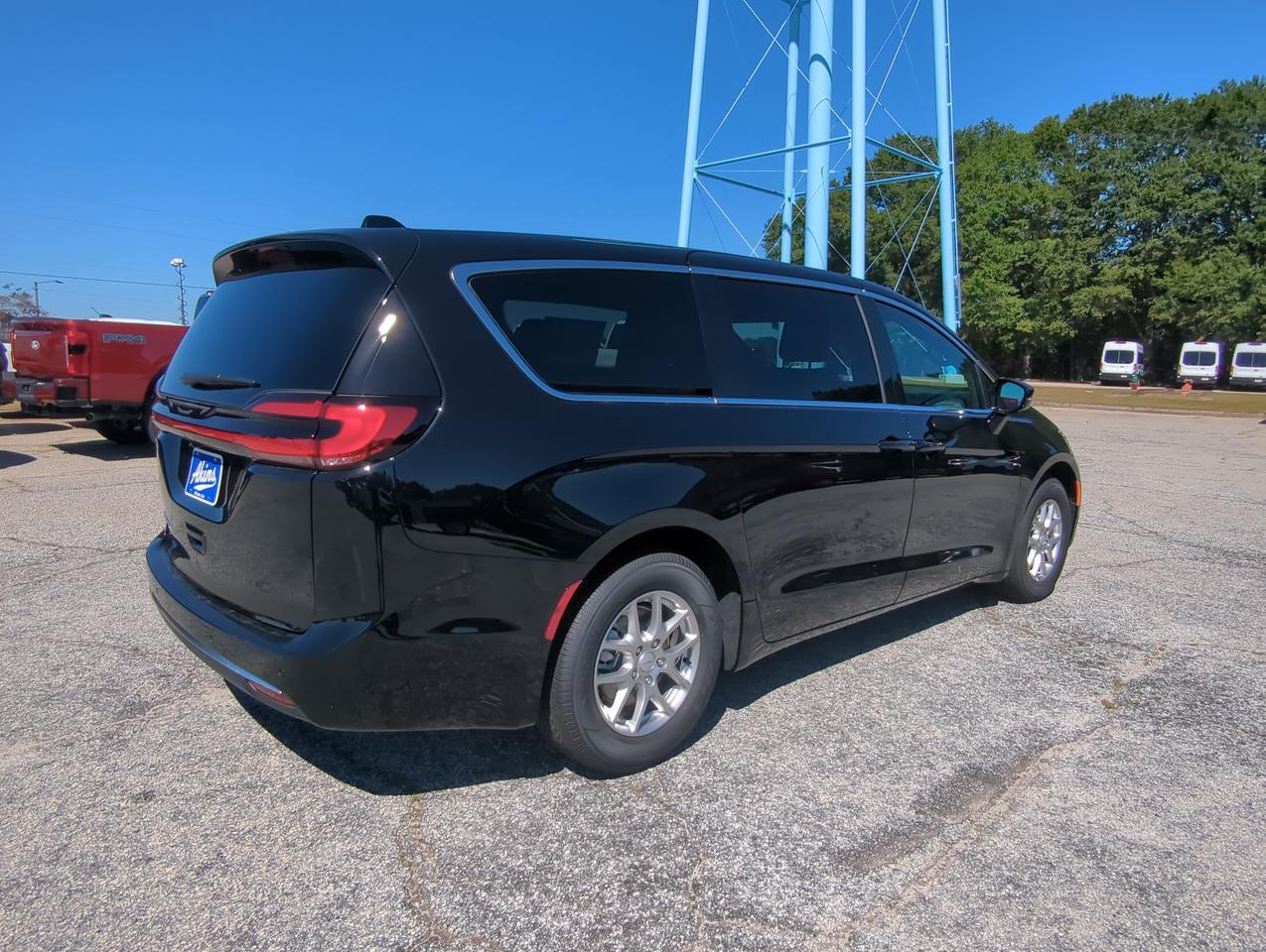 2027 Chrysler Pacifica Select Appleton WI