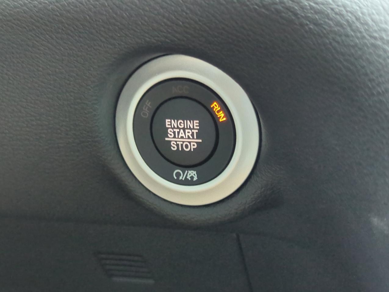 2027 Chrysler Pacifica Select Appleton WI