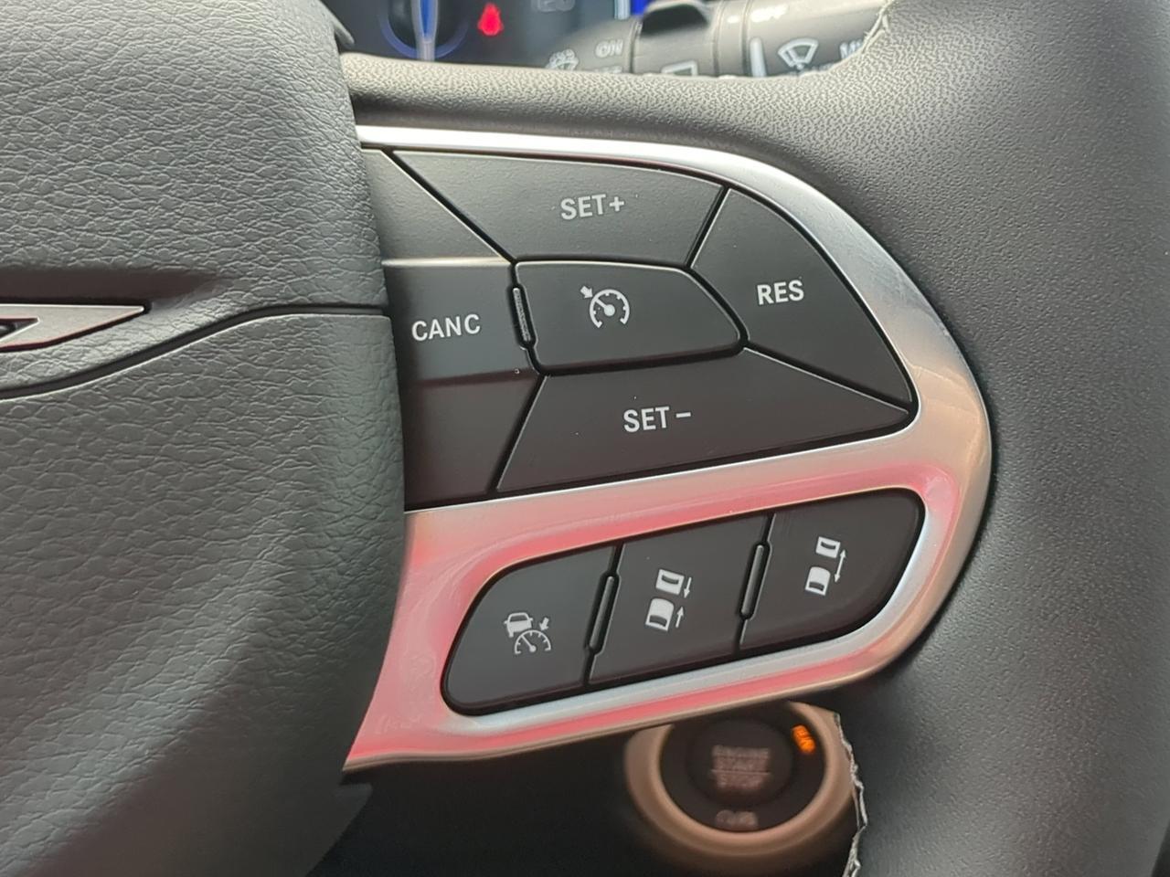 2027 Chrysler Pacifica Select Appleton WI